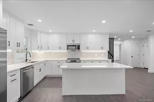 200 Irish Ln, Islip Terrace, NY 11752 - Photo 11