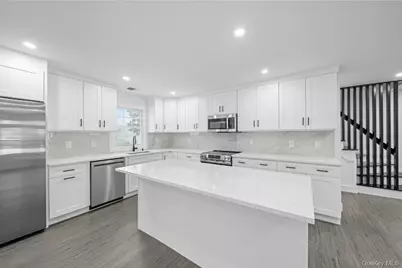 200 Irish Lane, Islip Terrace, NY 11752 - Photo 7