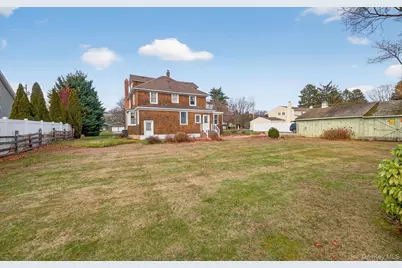 1174 5th Avenue, East Northport, NY 11731 - Photo 31