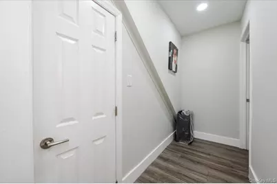 523 Bayview Avenue, Cedarhurst, NY 11516 - Photo 9