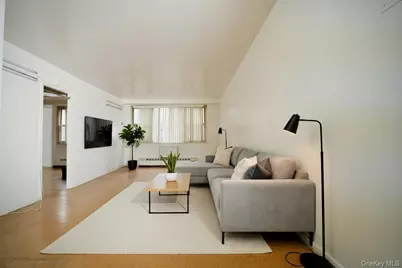 81-11 45 Avenue #4O, Elmhurst, NY 11373 - Photo 1