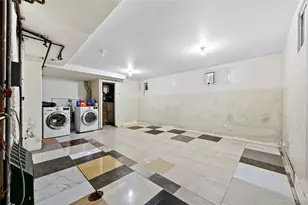 52-06 Bowne St, Flushing, NY 11355 - Photo 27