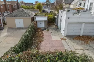 52-06 Bowne St, Flushing, NY 11355 - Photo 5