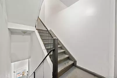 131-44 40th Road, Flushing, NY 11354 - Photo 5