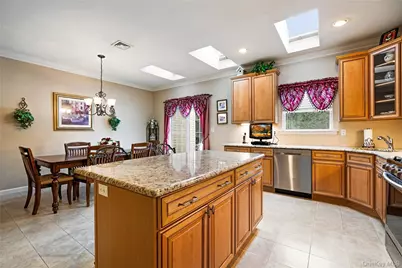 5 Newcastle Court, Riverhead, NY 11901 - Photo 15