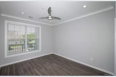 1 Charles Pond Drive #05-522, Coram, NY 11727 - Photo 7