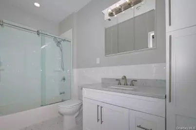 1 Charles Pond Drive #05-523, Coram, NY 11727 - Photo 9