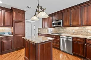 77 The Woods, Commack, NY 11725 - Photo 13