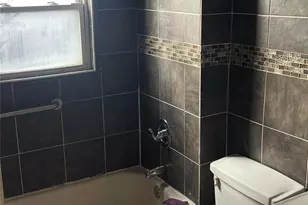 118-18 190th St, Saint Albans, NY 11412 - Photo 7