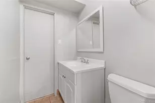 25 Chapel Pl, Great Neck, NY 11021 - Photo 15