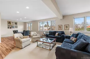 25 Chapel Pl, Great Neck, NY 11021 - Photo 13