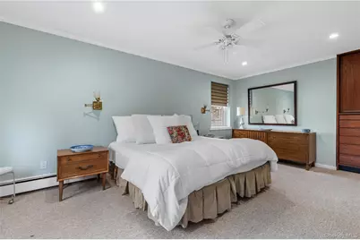 25 Chapel Place #2L, Great Neck, NY 11021 - Photo 17