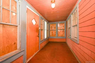 89-94 215th Pl, Queens Village, NY 11427 - Photo 15