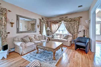 3 Leahs, Smithtown, NY 11787 - Photo 7