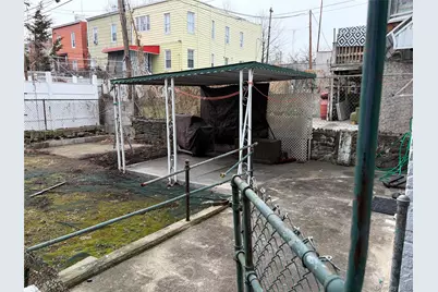 1039 Olmstead Avenue, Bronx, NY 10472 - Photo 11