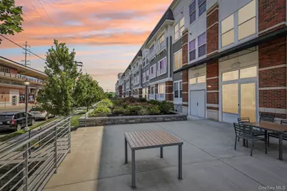 75 E Hoffman Avenue #2018, Lindenhurst, NY 11757 - Photo 3