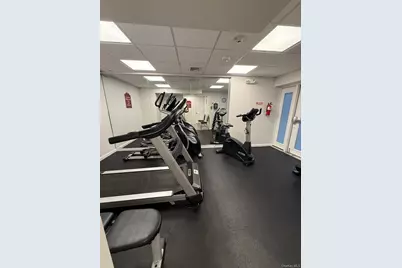 128 Santa Barbara Drive #128, Plainview, NY 11803 - Photo 19