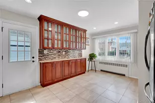 932 Cherry Ln, Floral Park, NY 11001 - Photo 13