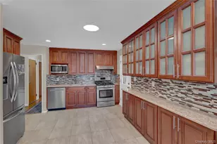 932 Cherry Ln, Floral Park, NY 11001 - Photo 9