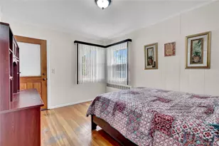 932 Cherry Ln, Floral Park, NY 11001 - Photo 17