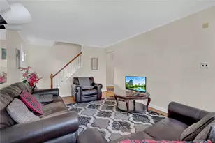 932 Cherry Ln, Floral Park, NY 11001 - Photo 5