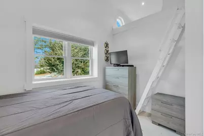 7 Springville Circle, Hampton Bays, NY 11946 - Photo 23