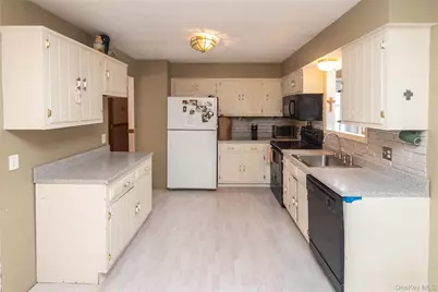 32 Elizabeth Drive, Hopewell Junction, NY 12533 - Photo 19