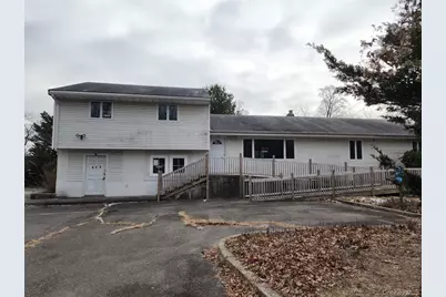 624 Montauk Highway, West Islip, NY 11795 - Photo 1