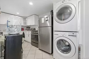 12-10 Plainview Ave, Far Rockaway, NY 11691 - Photo 9