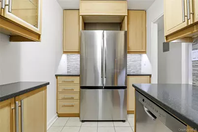 102-12 65th Avenue #D17, Forest Hills, NY 11375 - Photo 7