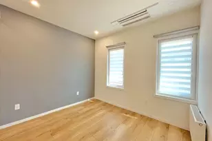 71-53 69th Pl, Glendale, NY 11385 - Photo 9