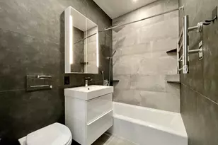 71-53 69th Pl, Glendale, NY 11385 - Photo 7