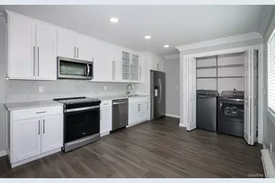 160 Cassa Loop #160, Holtsville, NY 11742 - Photo 3