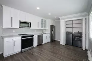 160 Cassa Loop, Holtsville, NY 11742 - Photo 3