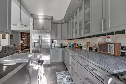 83-25 98 St #4L, Woodhaven, NY 11421 - Photo 7