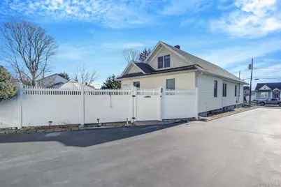 4 W William Street, Bay Shore, NY 11706 - Photo 23