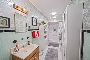 4 W William St, Bay Shore, NY 11706 - Photo 19