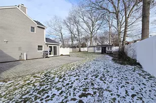 2 Franklin St, Coram, NY 11727 - Photo 27