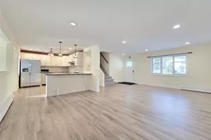 2 Franklin St, Coram, NY 11727 - Photo 7