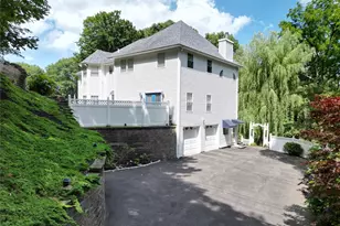 21 Beach Plum Dr, Centerport, NY 11721 - Photo 21