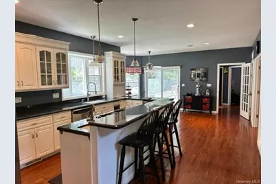 21 Beach Plum Drive, Centerport, NY 11721 - Photo 3