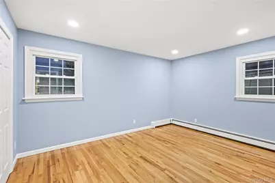 25 Lincoln Avenue, Ronkonkoma, NY 11779 - Photo 11