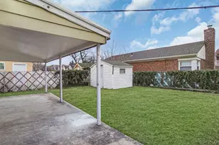 82-68 Little Neck Pkwy, Floral Park, NY 11004 - Photo 7