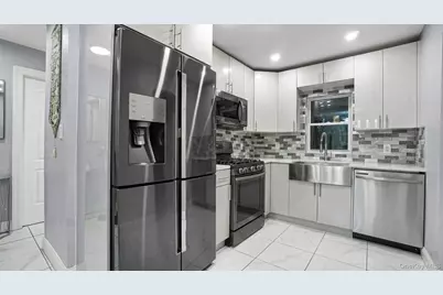 8268 Little Neck Parkway, Floral Park, NY 11004 - Photo 11