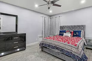 82-68 Little Neck Pkwy, Floral Park, NY 11004 - Photo 17