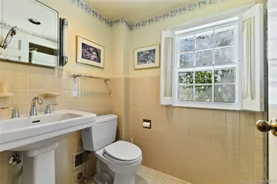 32 Harrison Drive, Larchmont, NY 10538 - Photo 11