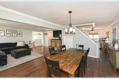 40 Knoll Lane, Levittown, NY 11756 - Photo 11