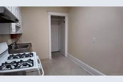 8 Morris Crescent #2, Yonkers, NY 10705 - Photo 5