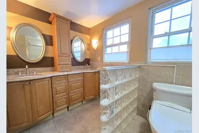 1435 Broadway Avenue, Holbrook, NY 11741 - Photo 19