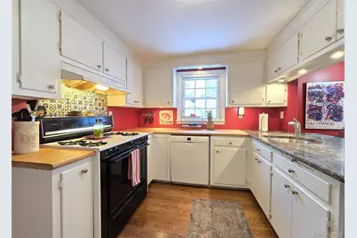 1435 Broadway Avenue, Holbrook, NY 11741 - Photo 7